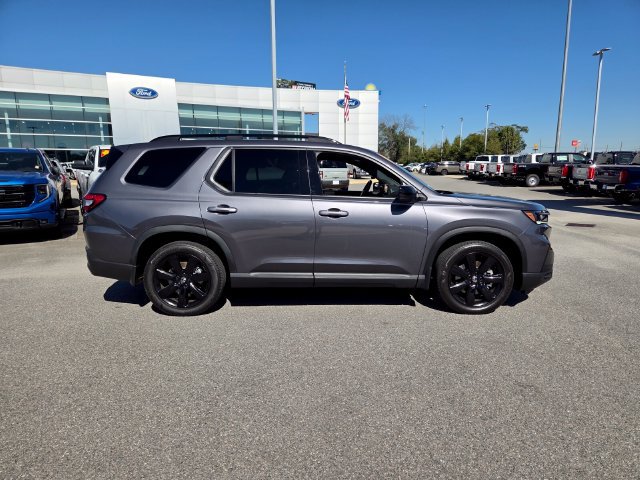 Used 2025 Honda Pilot Black Edition image 15