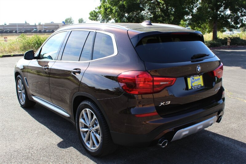 Used 2019 BMW X3 xDrive30i w/ Driving Assistance Package AWD/4WD image 3