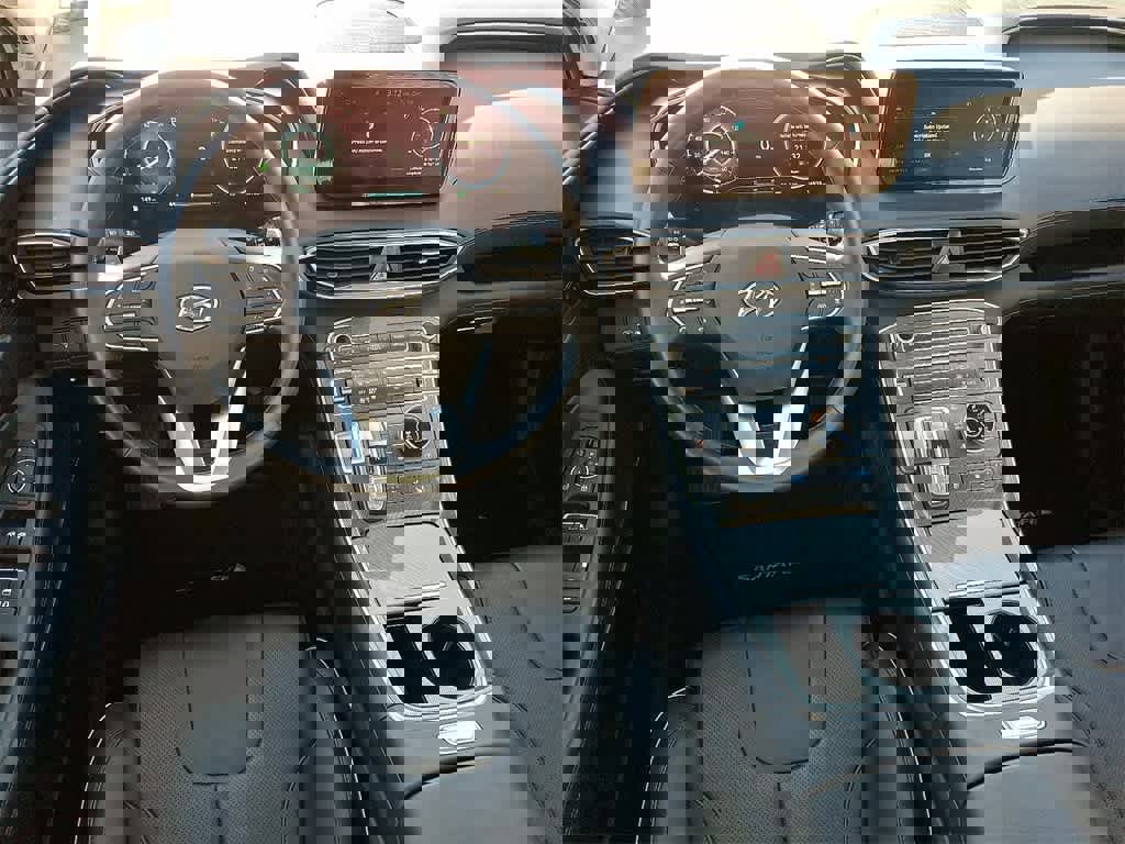 Used 2022 Hyundai Santa Fe Limited w/ Cargo Package image 11