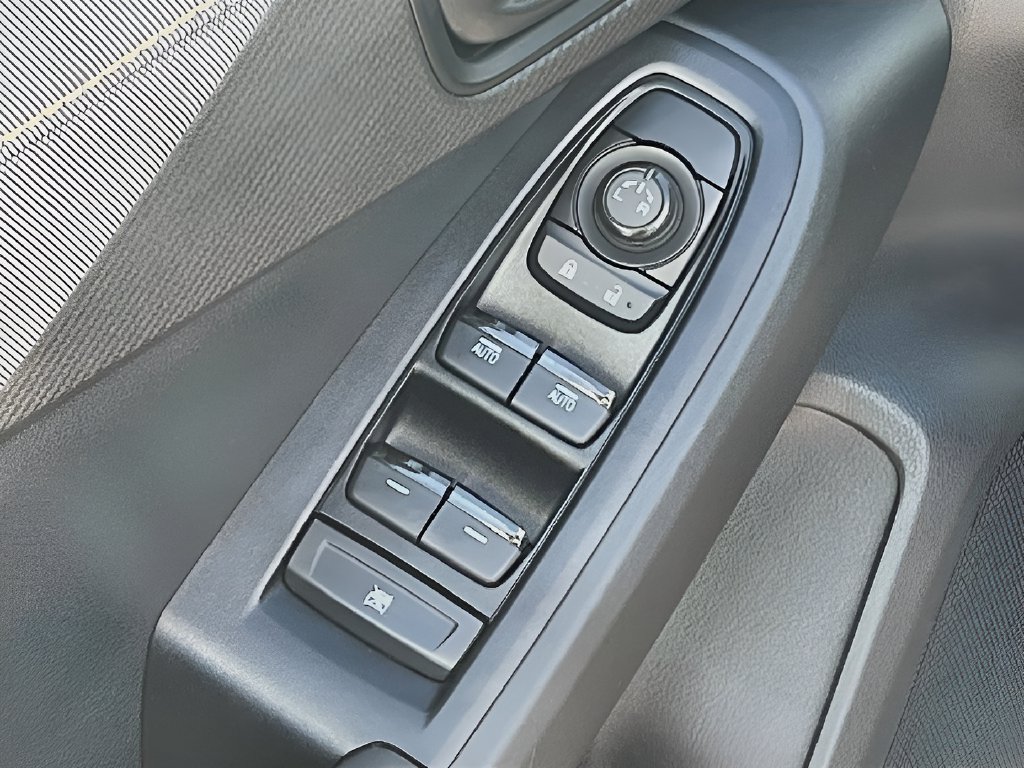 Used 2025 Subaru Crosstrek 2.5i Sport AWD/4WD image 17