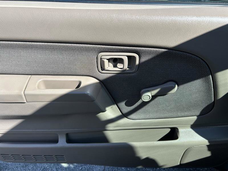 Used 2003 Nissan Frontier XE image 7