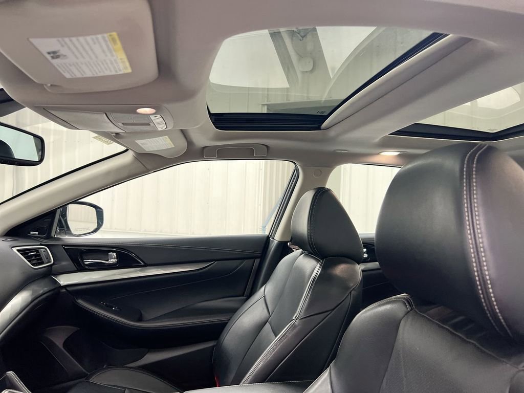 Used 2020 Nissan Maxima 3.5 SL w/ Floor Mat Group FWD image 19