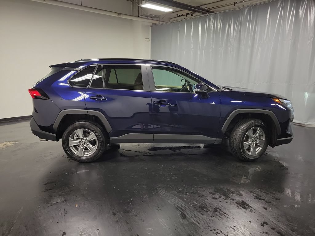 Used 2025 Toyota RAV4 XLE FWD image 9