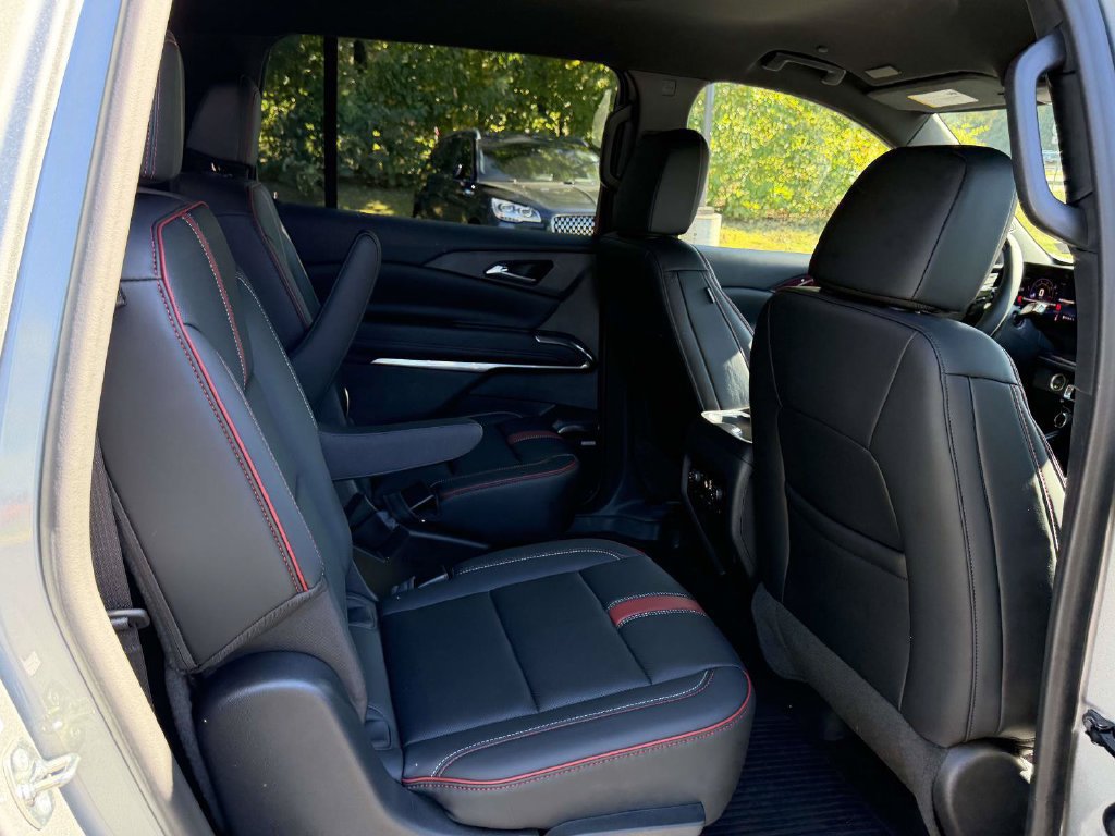 New 2027 Chevrolet Traverse RS w/ LPO, Floor Liner Package AWD/4WD image 13