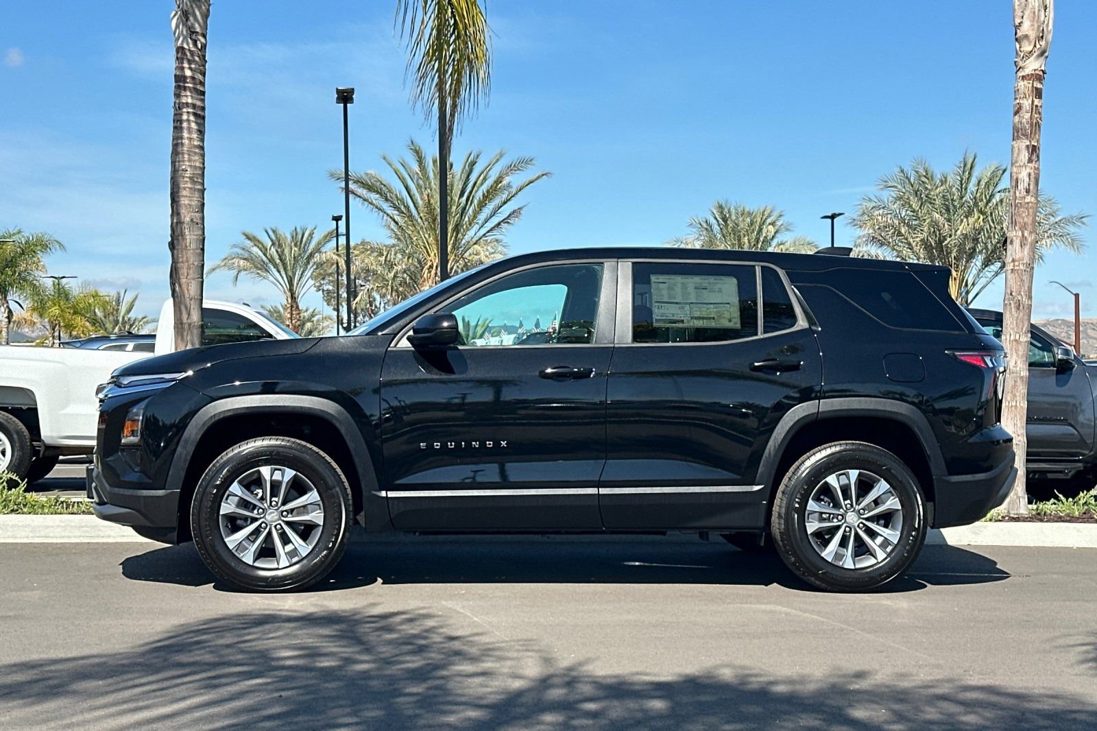 New 2026 Chevrolet Equinox LT w/ Convenience Package II FWD image 7
