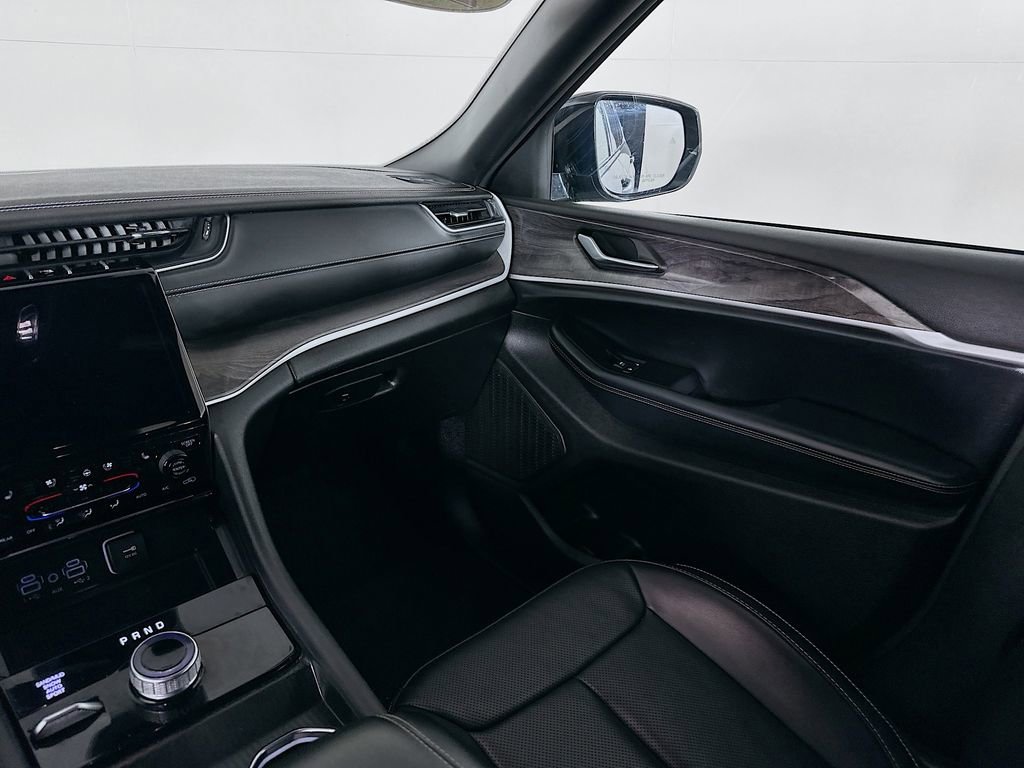 Certified 2024 Jeep Grand Cherokee L Limited w/ Luxury Tech Group II image 36