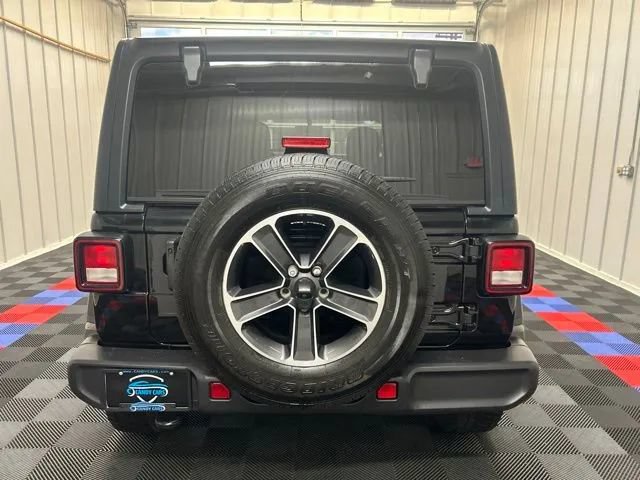 Used 2023 Jeep Wrangler Unlimited Sahara AWD/4WD image 5