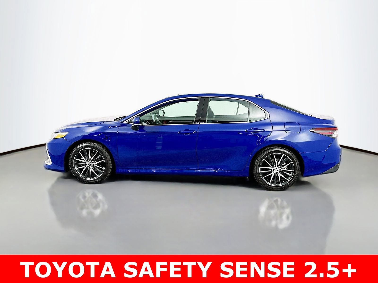 Certified 2024 Toyota Camry XLE w/ Navigation Package image 4