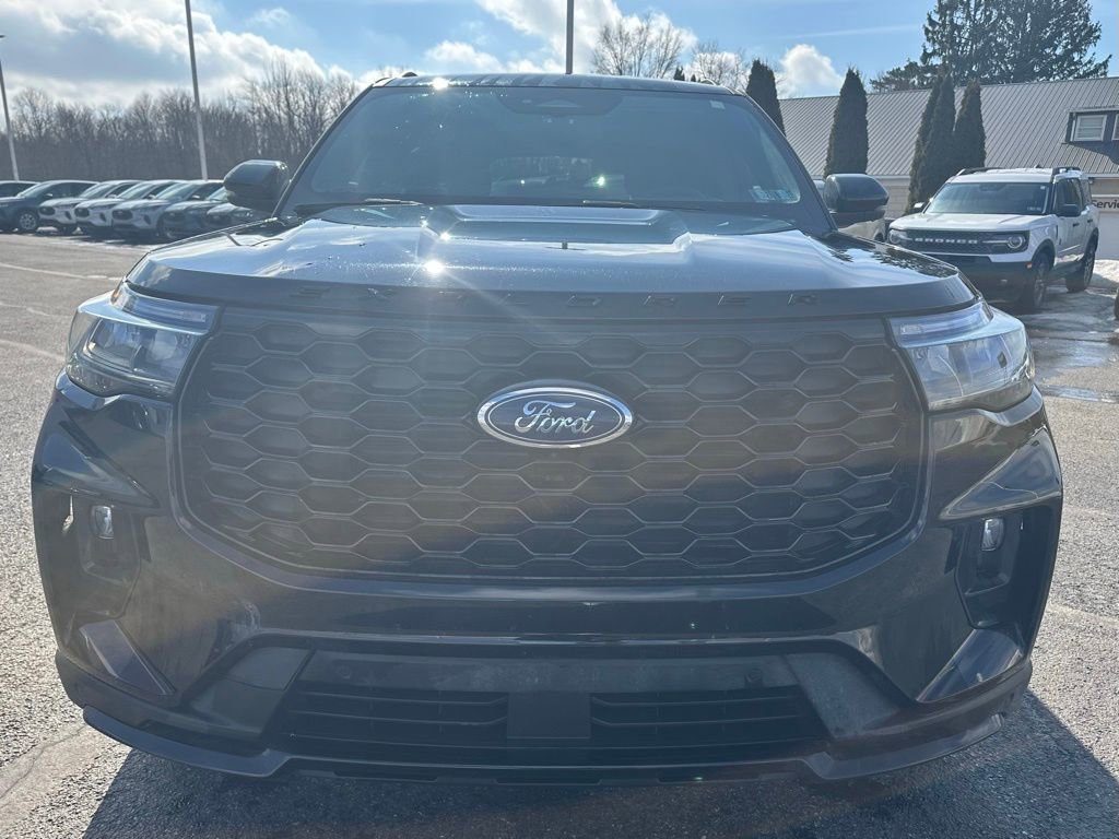 Used 2025 Ford Explorer ST-Line image 14