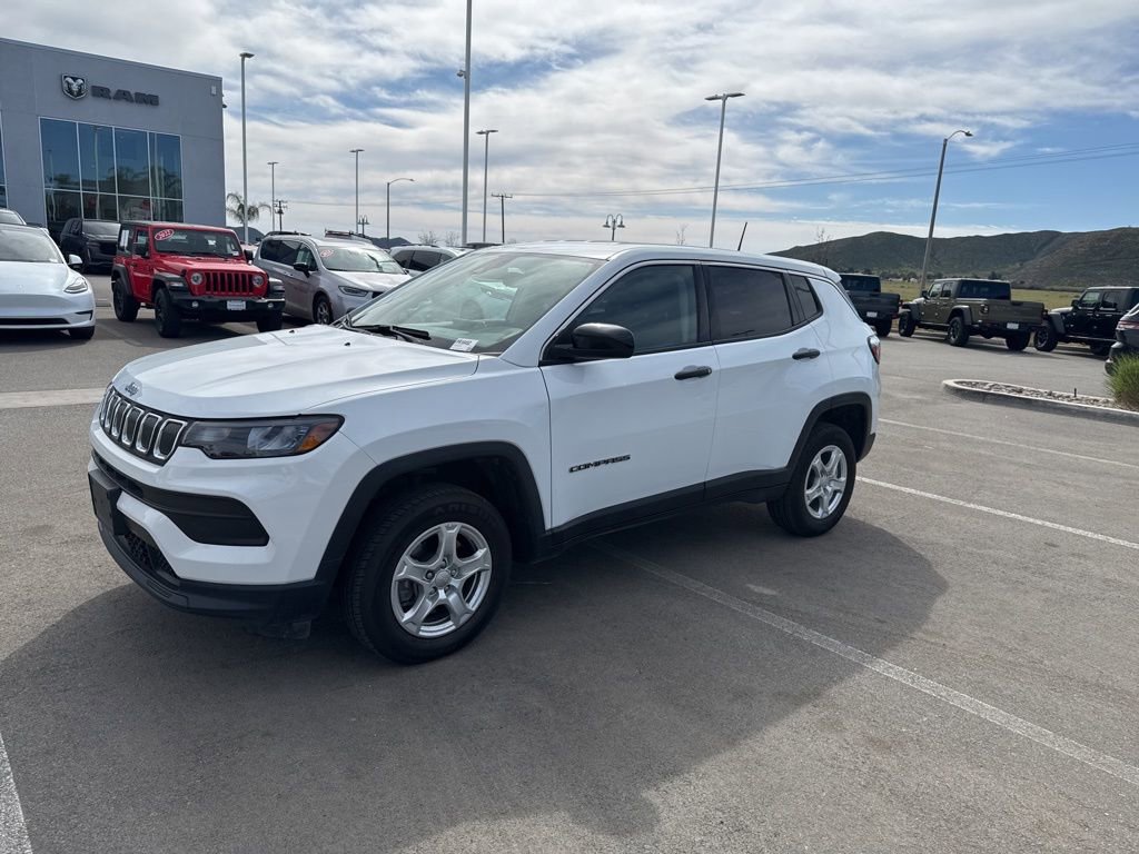 Used 2022 Jeep Compass Sport image 4