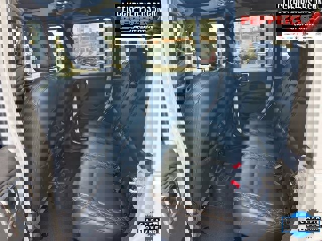 Used 2022 Jeep Wrangler Unlimited Sahara image 11