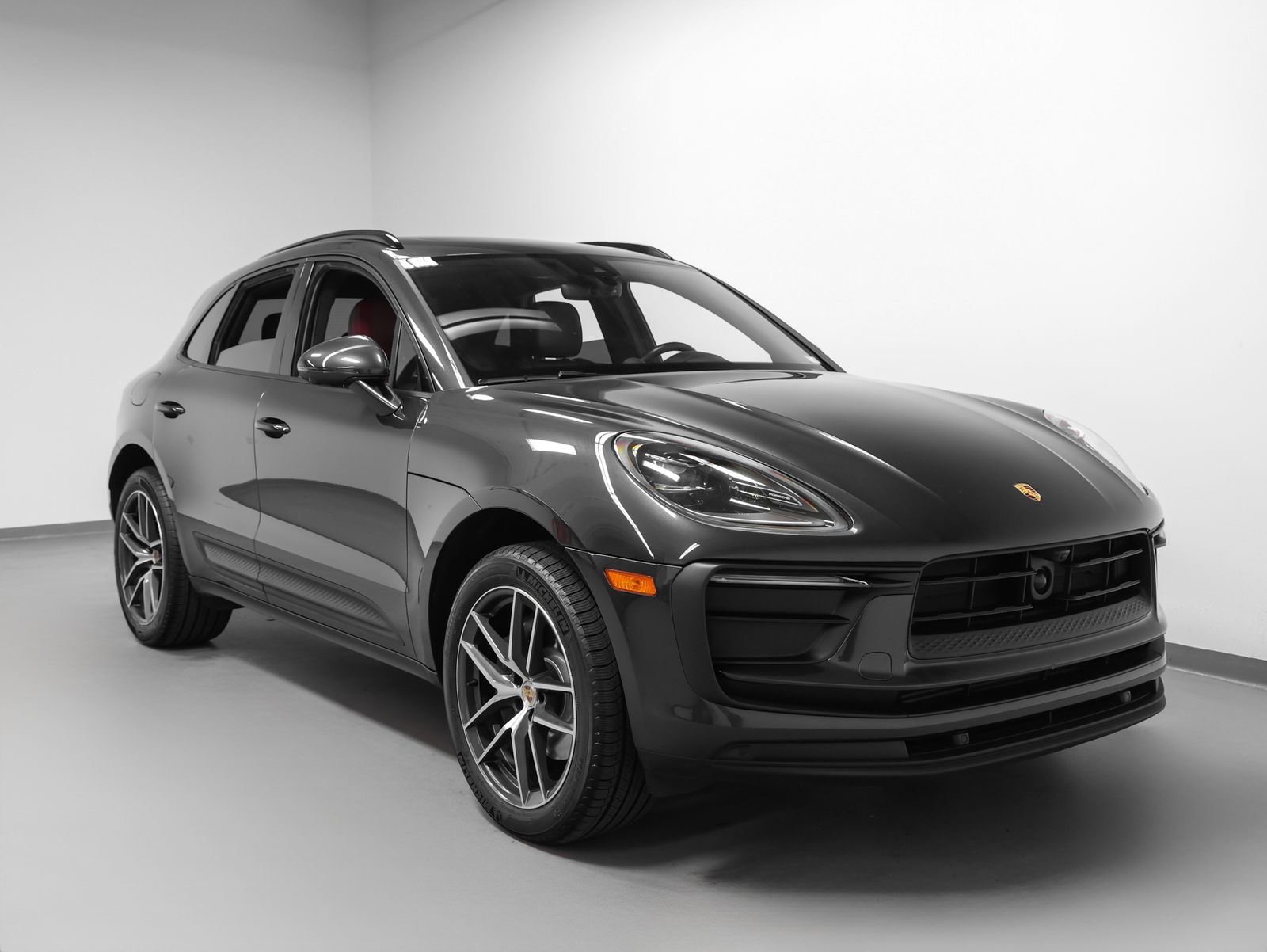 Certified 2023 Porsche Macan AWD/4WD image 10