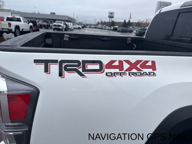 Used 2020 Toyota Tacoma TRD Off-Road w/ TRD Premium Off Road Package AWD/4WD image 9