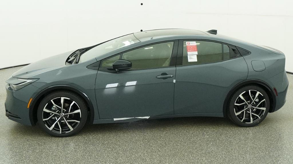 New 2026 Toyota Prius Plug-In Hybrid FWD image 18