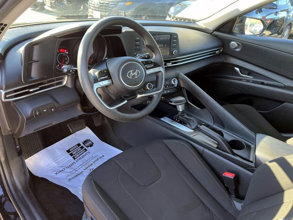 Certified 2022 Hyundai Elantra SEL image 10