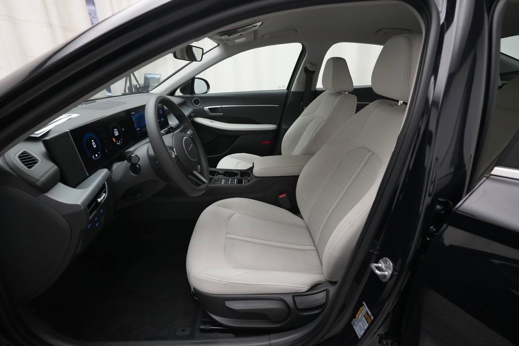 Used 2025 Hyundai Sonata SE image 7