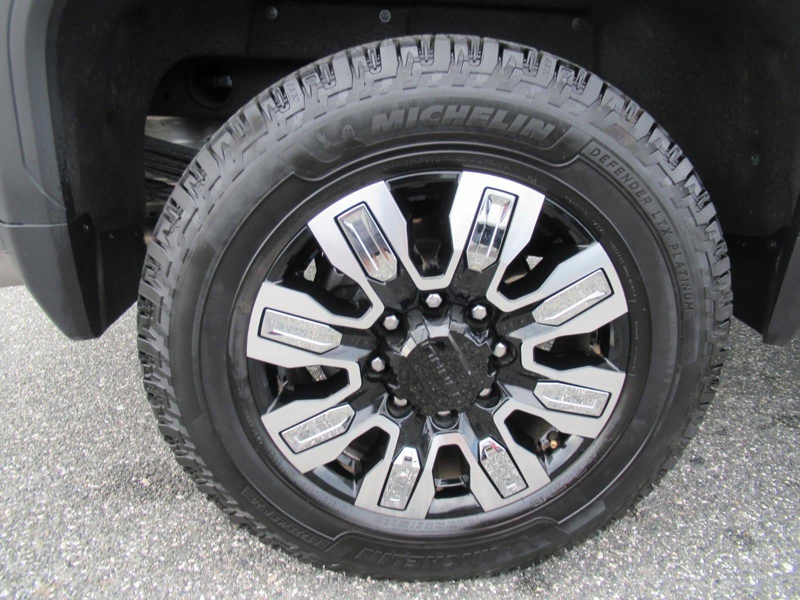 Used 2025 GMC Sierra 2500 Denali w/ Denali Reserve Package AWD/4WD image 8