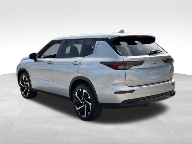 Used 2025 Mitsubishi Outlander ES FWD image 7