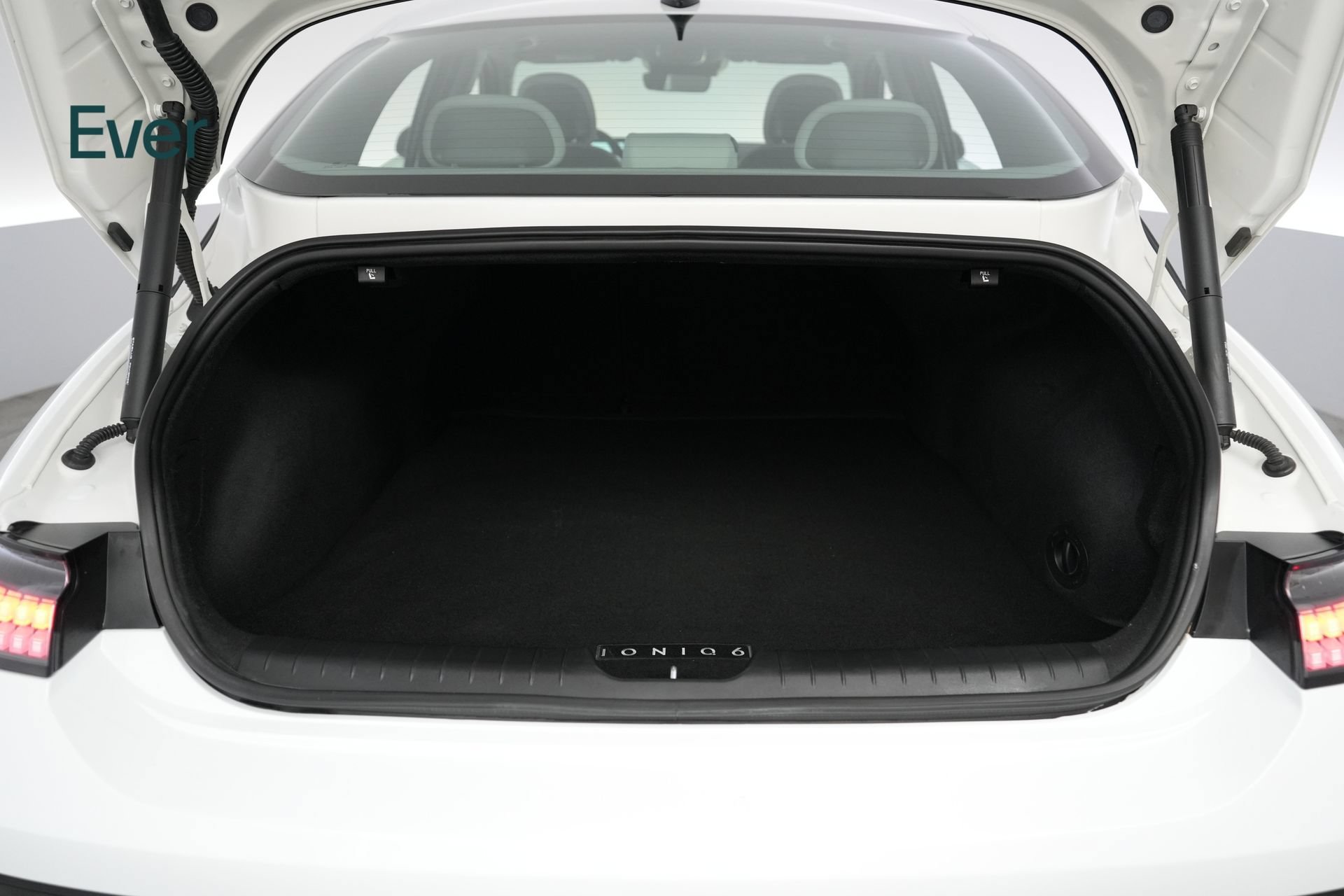 Used 2024 Hyundai Ioniq 6 Limited RWD image 8