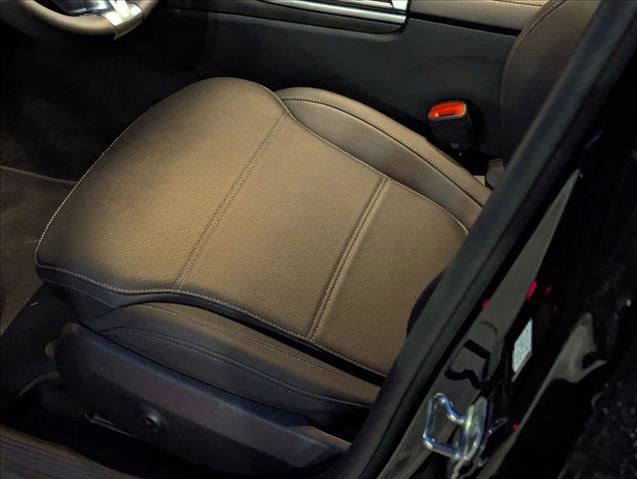 Used 2025 Mercedes-Benz C 300 Sedan image 4