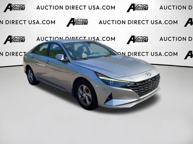 Used 2022 Hyundai Elantra SE w/ Cargo Package FWD image 5