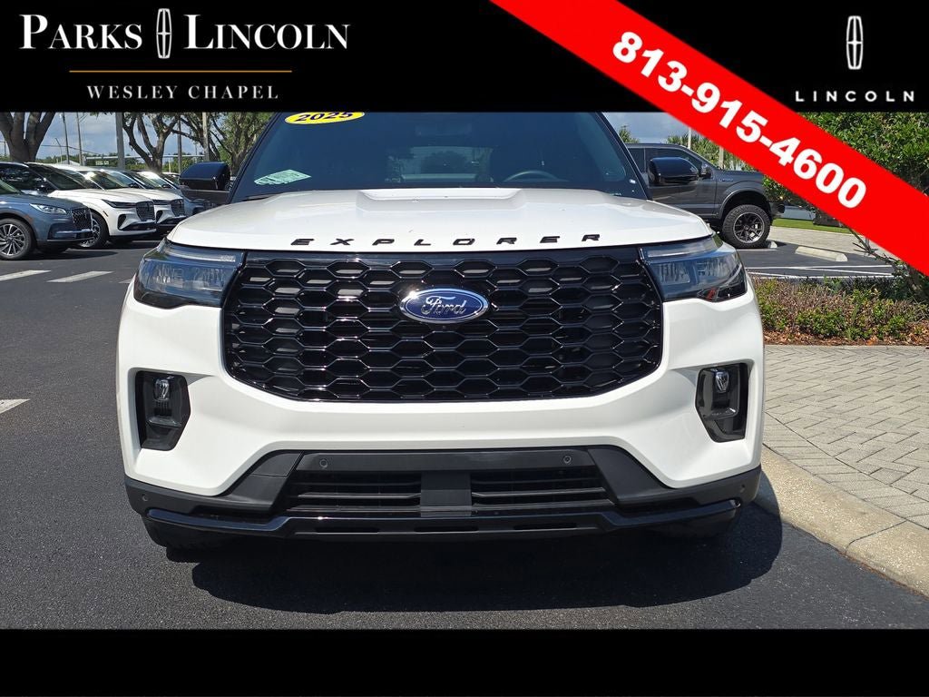Used 2025 Ford Explorer ST-Line w/ Premium Package RWD image 2