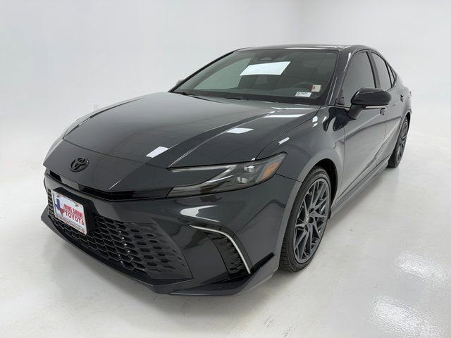 Used 2025 Toyota Camry XSE FWD image 4