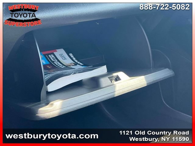 Used 2026 Chevrolet Trax RS w/ Sunroof Package FWD image 30