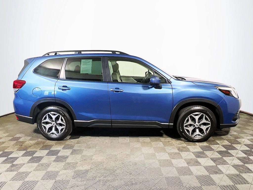 Used 2023 Subaru Forester Premium AWD/4WD image 8