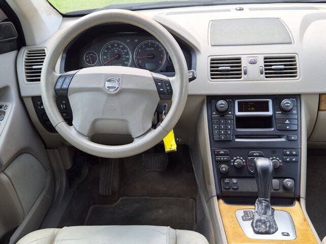 Used 2005 Volvo XC90 2.5T AWD/4WD image 26