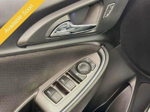 Used 2017 Chevrolet Malibu LT FWD image 17