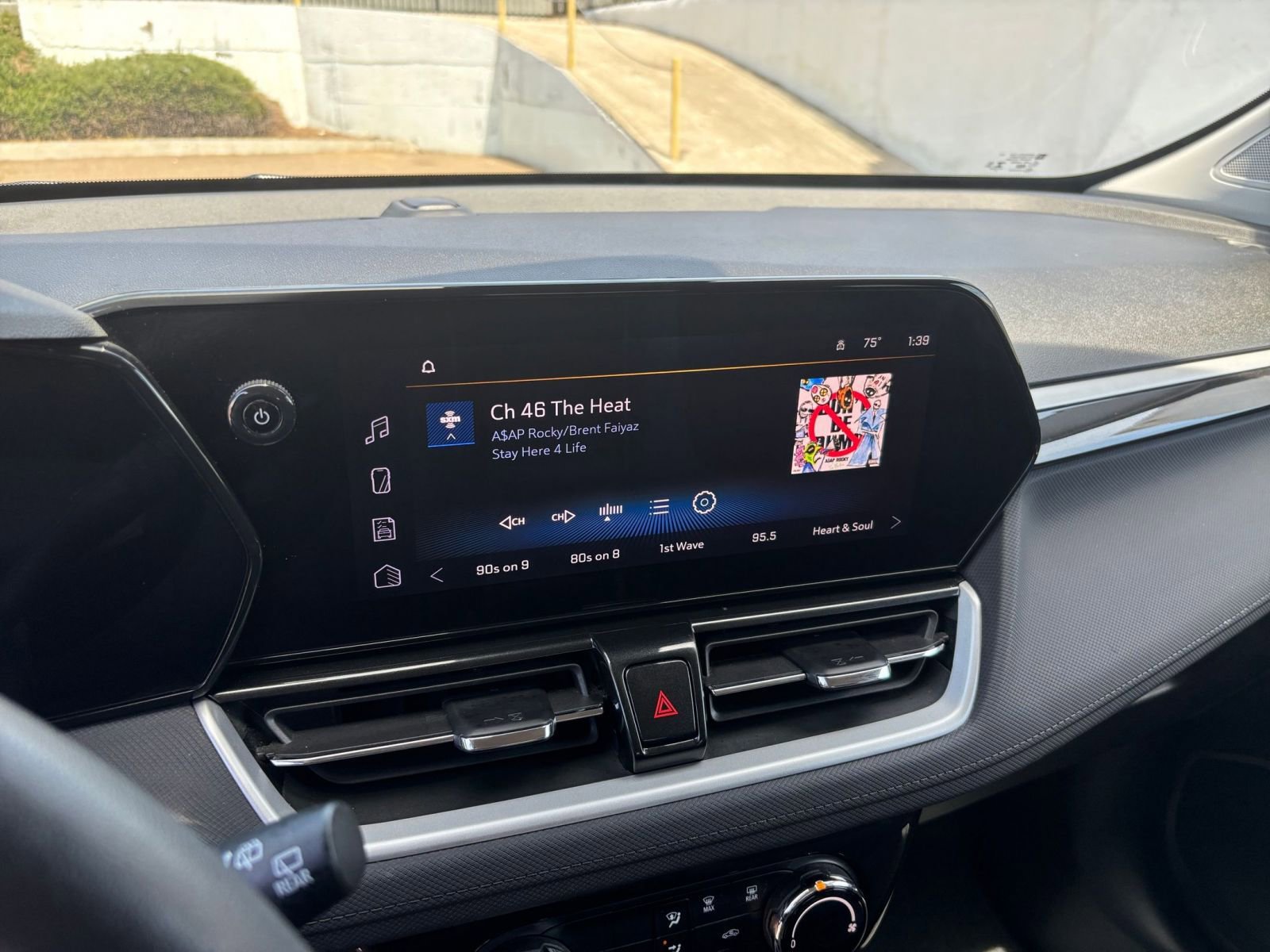 Used 2025 Chevrolet TrailBlazer LT FWD image 20