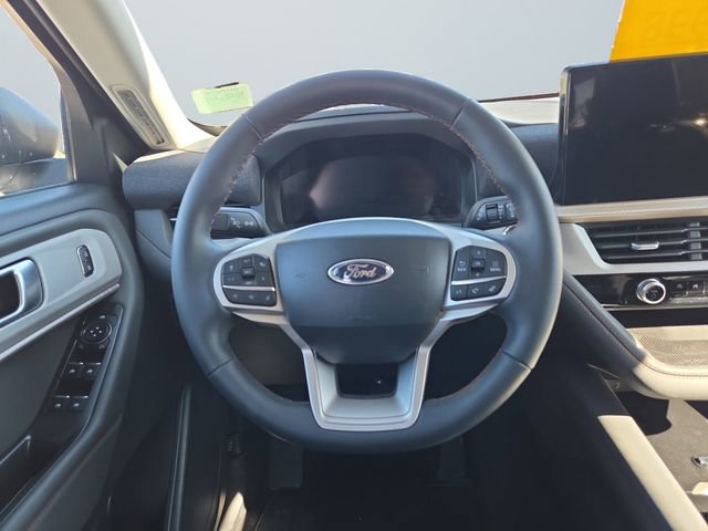 Used 2025 Ford Explorer Active image 12