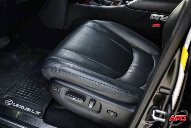 Used 2021 Lexus LX 570 4WD w/ Luxury Package image 60