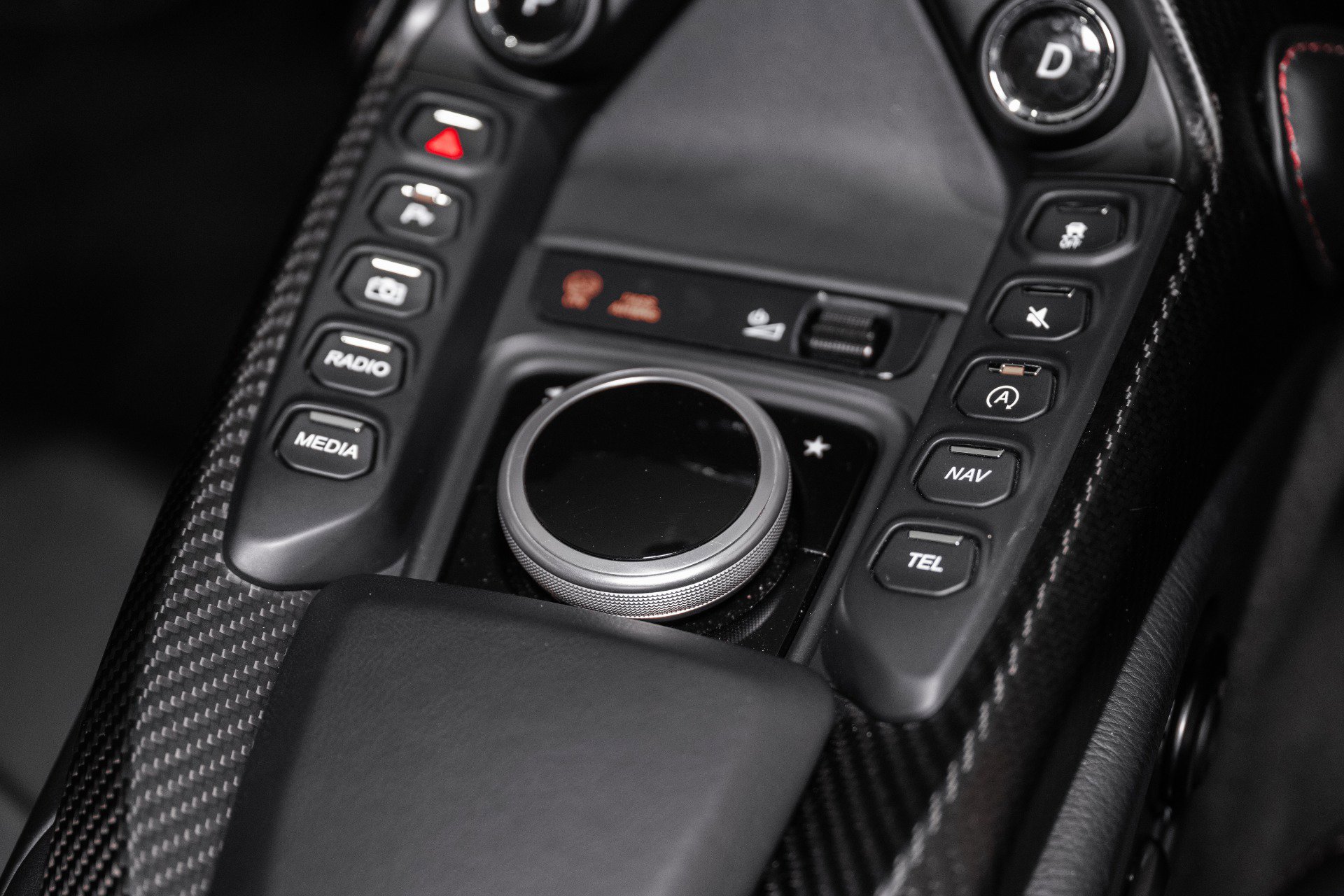 Used 2023 Aston Martin V8 Vantage Coupe image 35