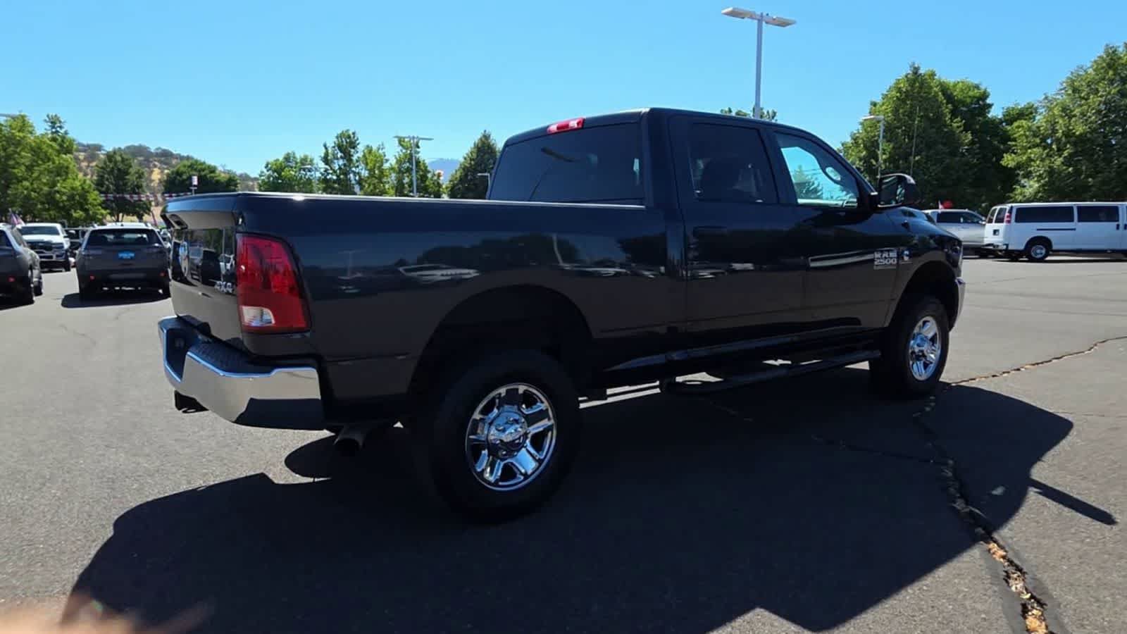 Used 2018 RAM 2500 ST AWD/4WD image 8