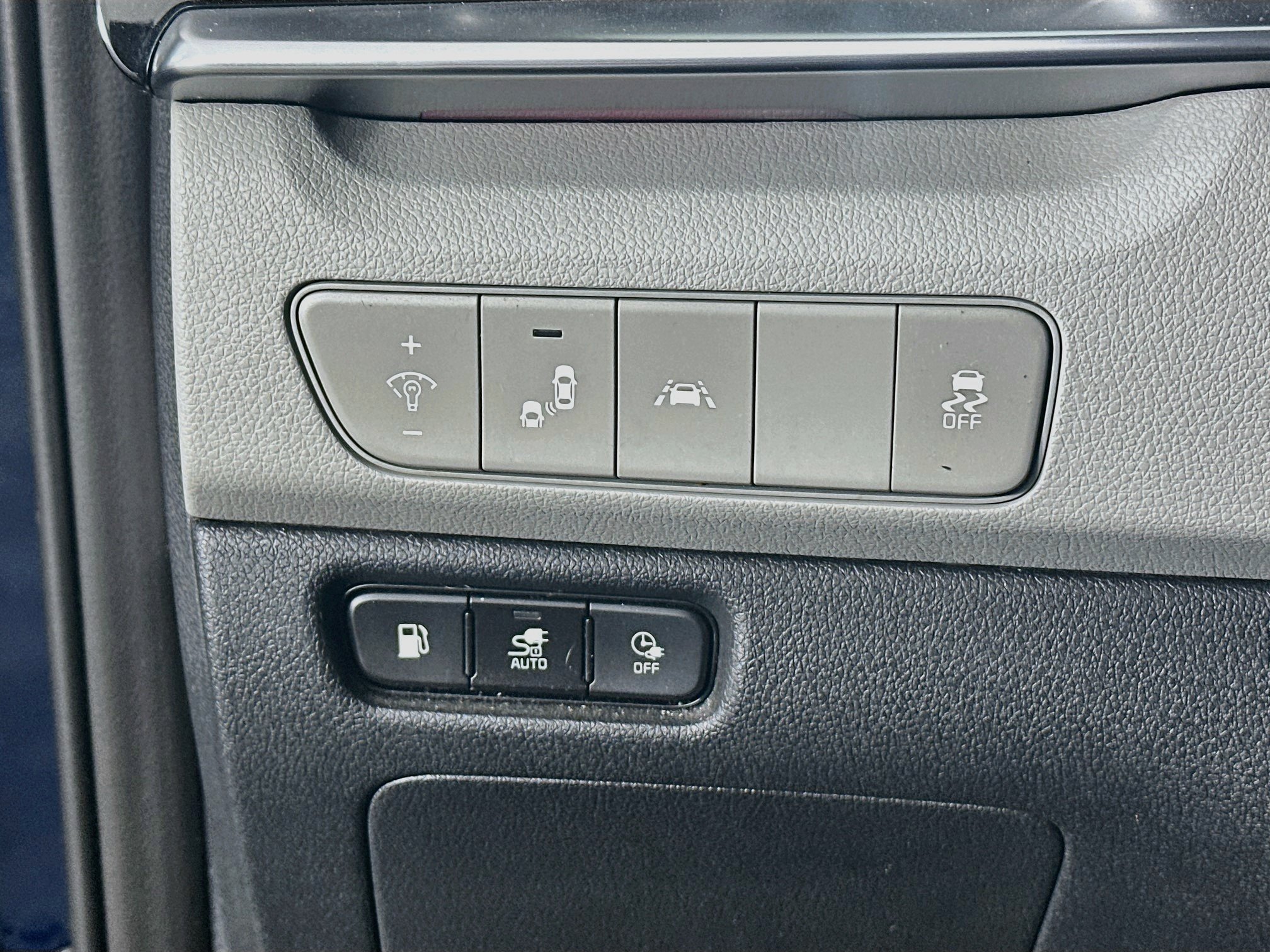 Used 2022 Kia Niro EX FWD image 17