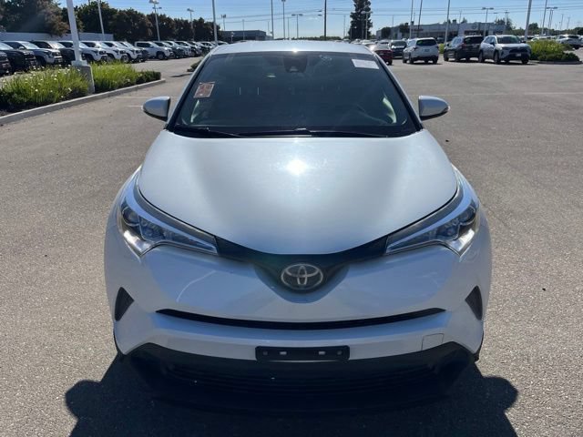Used 2019 Toyota C-HR XLE FWD image 2