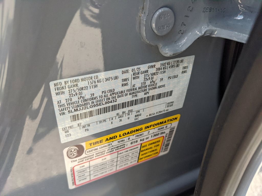 Used 2025 Lincoln Navigator Reserve image 35