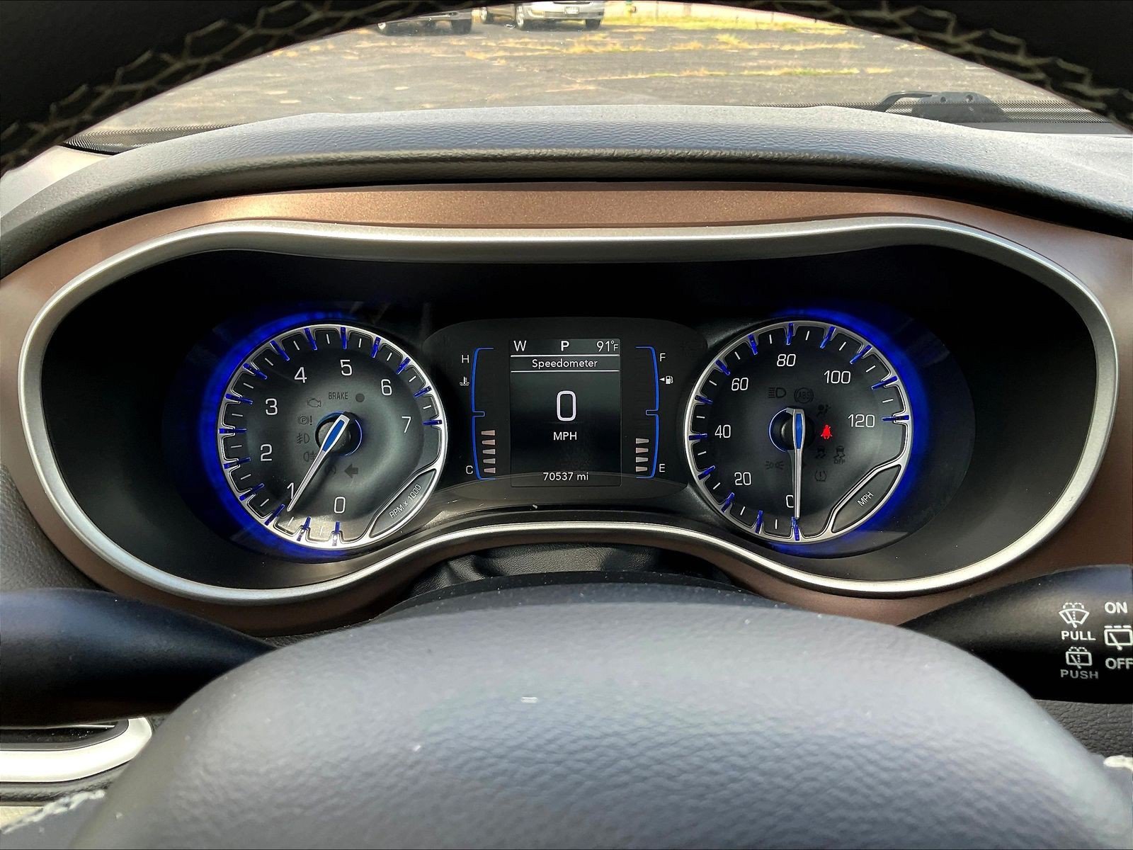 Used 2022 Chrysler Voyager LX FWD image 14