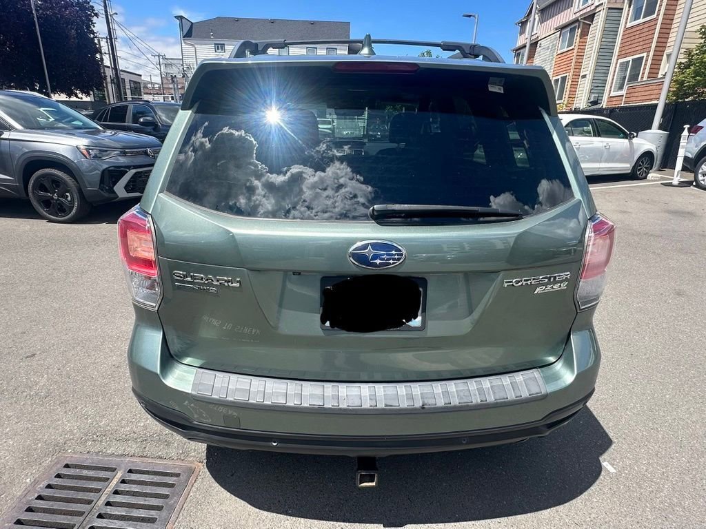 Used 2017 Subaru Forester 2.5i Touring AWD/4WD image 6