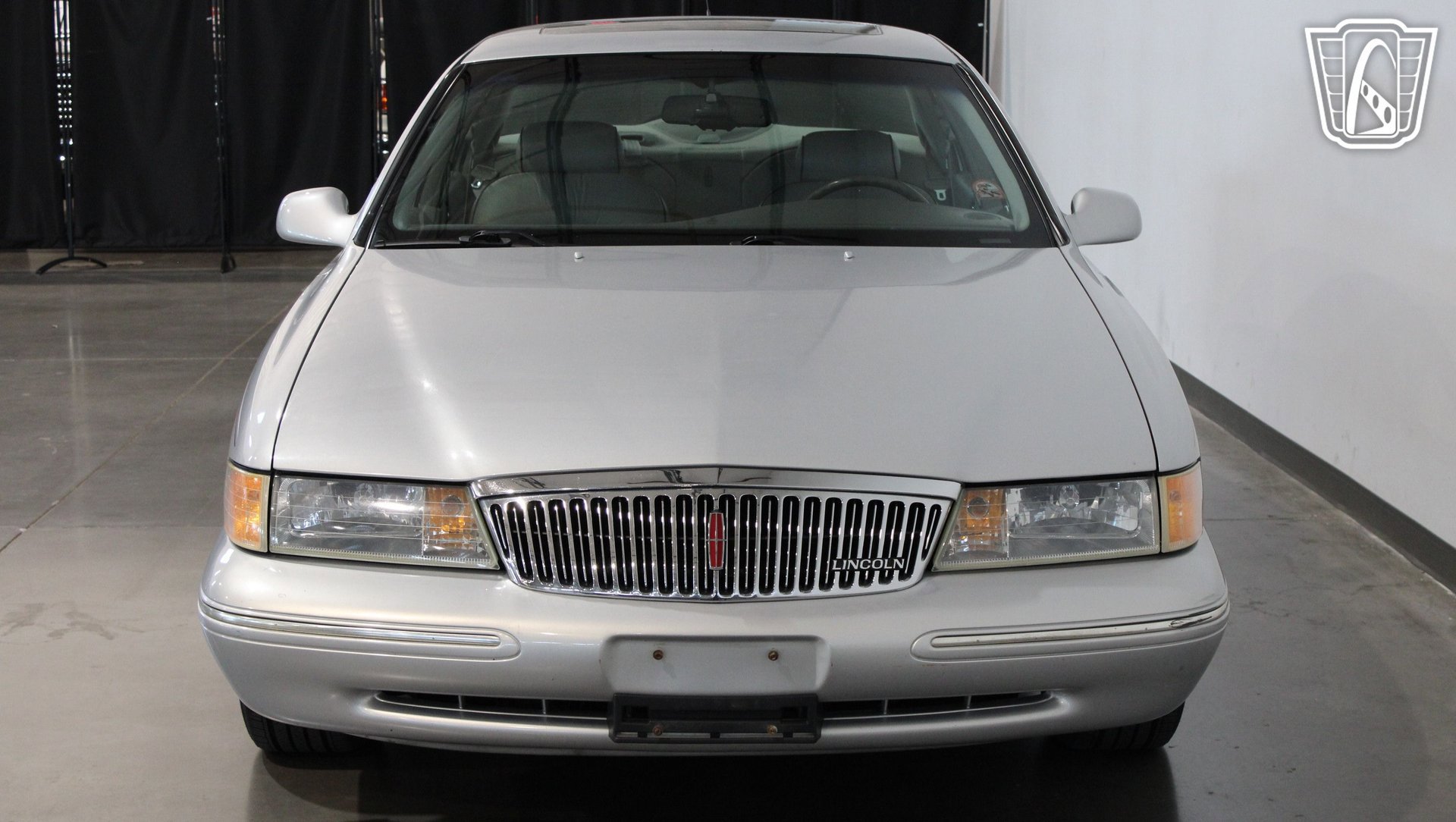 Used 1996 Lincoln Continental image 13