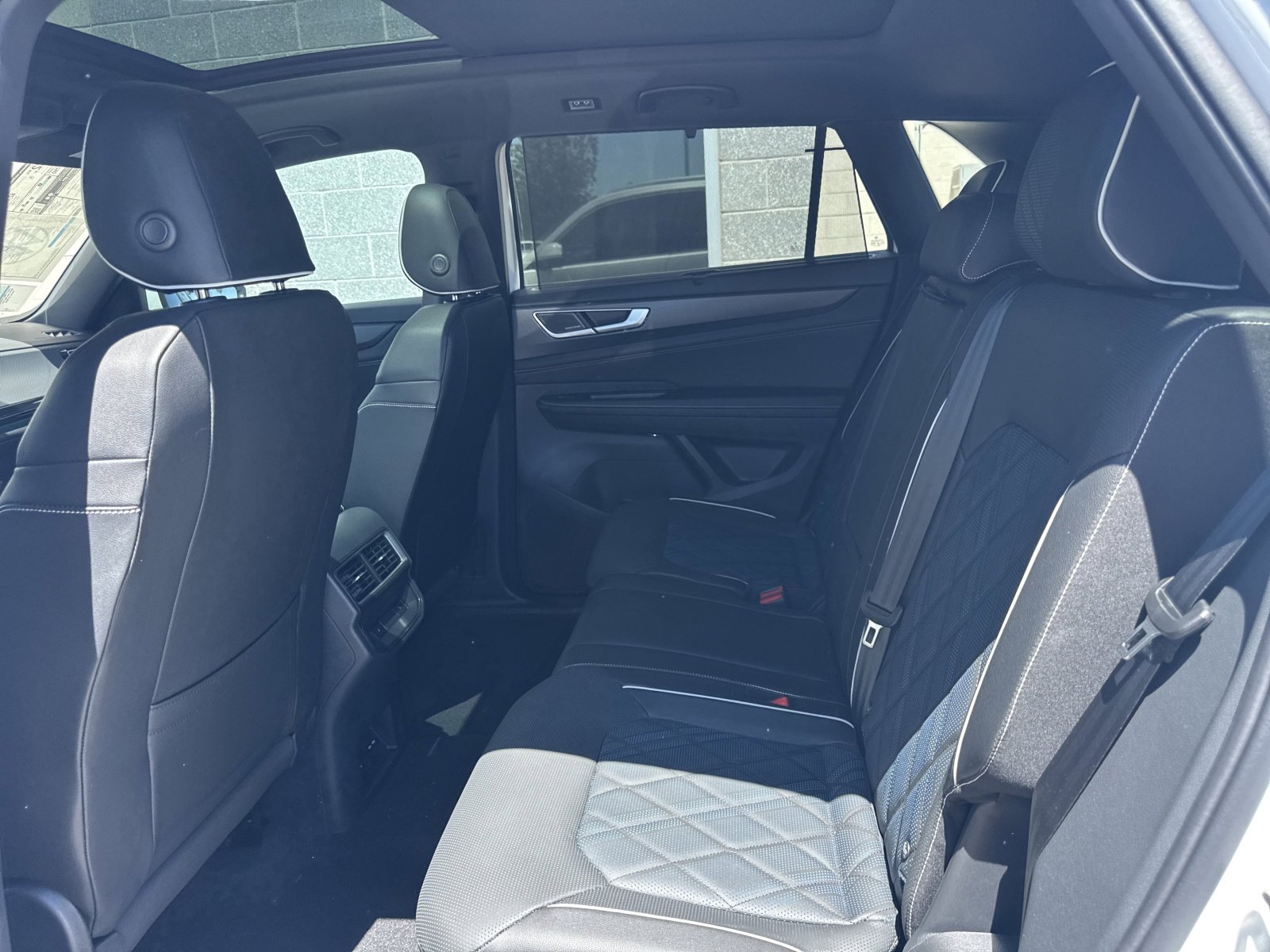 New 2026 Volkswagen Atlas Cross Sport SEL Premium R-Line AWD/4WD image 17