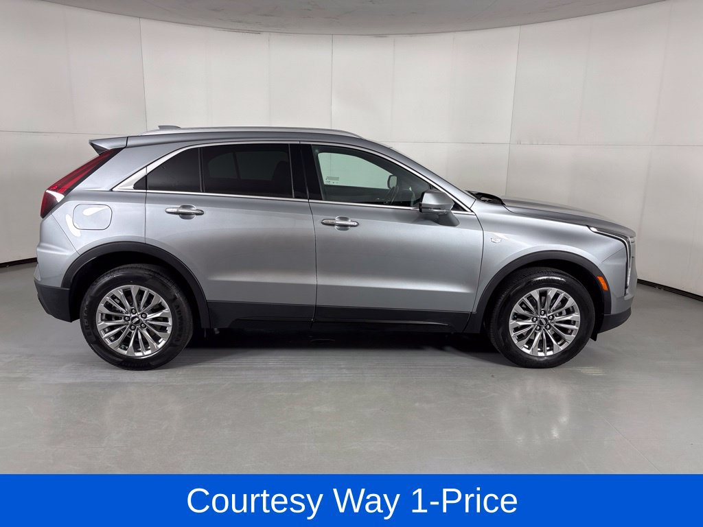 Used 2024 Cadillac XT4 Premium Luxury FWD image 12