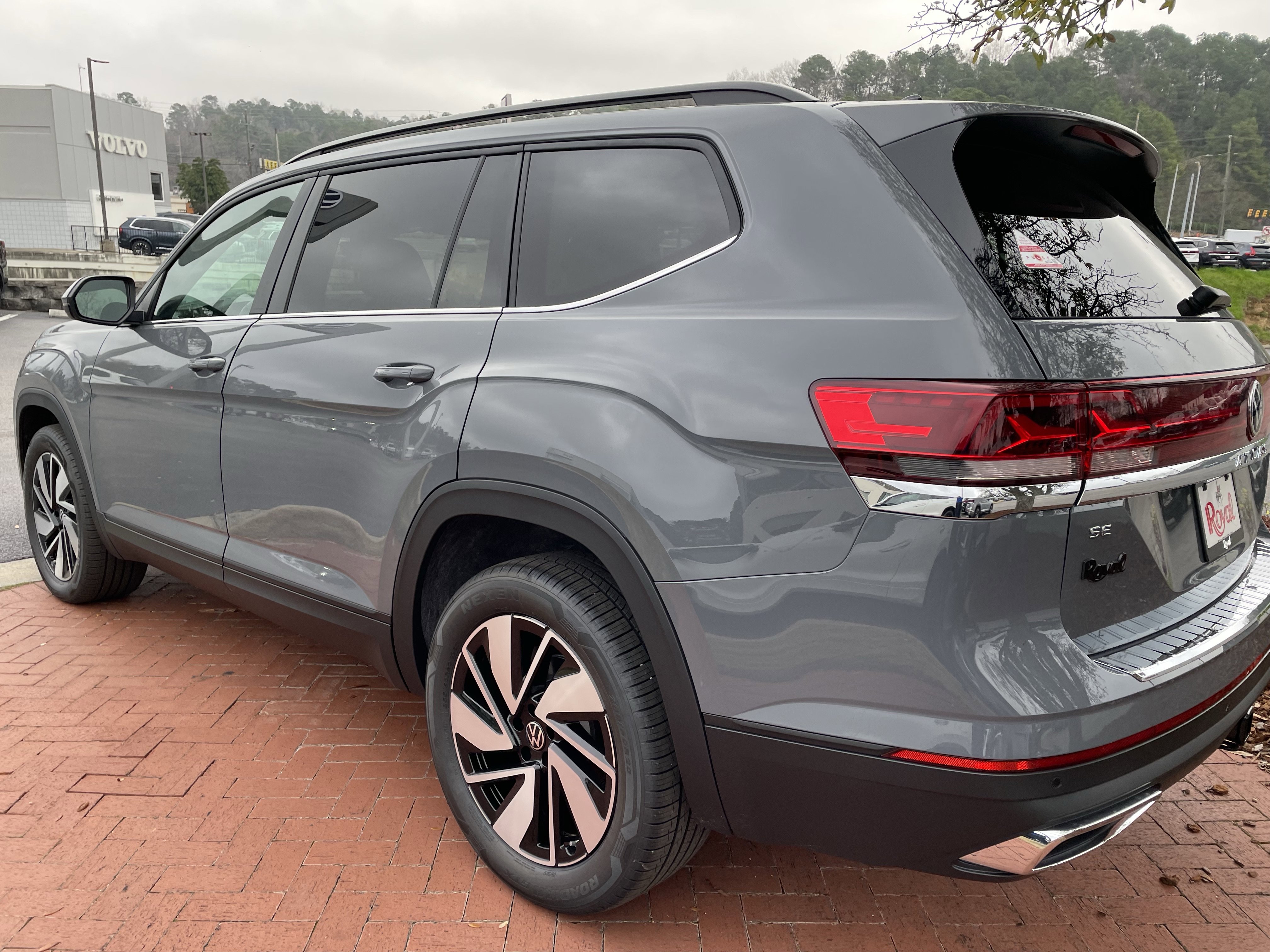 New 2026 Volkswagen Atlas SE image 6