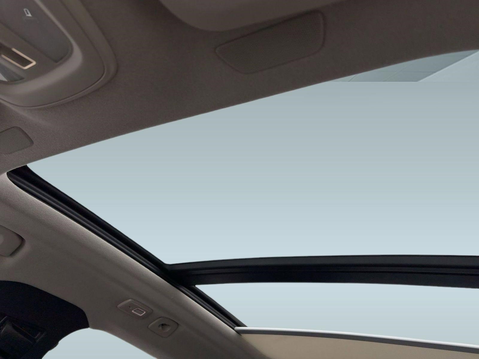 New 2026 Volvo XC40 B4 Core image 15