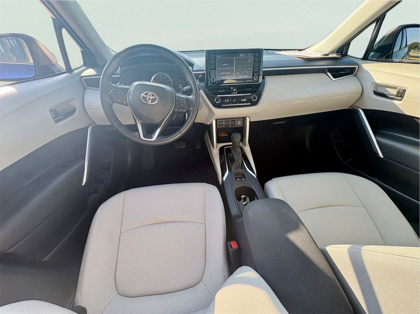 Used 2022 Toyota Corolla Cross LE w/ Moonroof Package FWD image 11