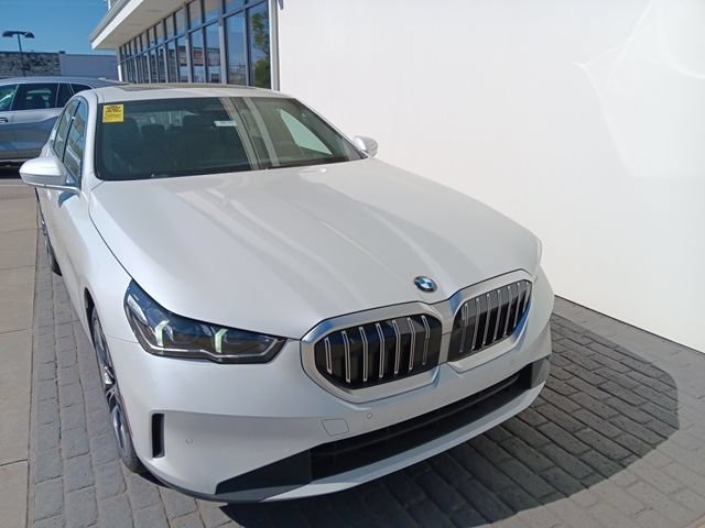New 2025 BMW 530i xDrive w/ Premium Package AWD/4WD image 1