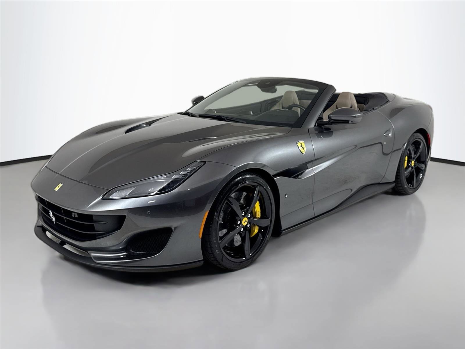 Used 2020 Ferrari Portofino image 10
