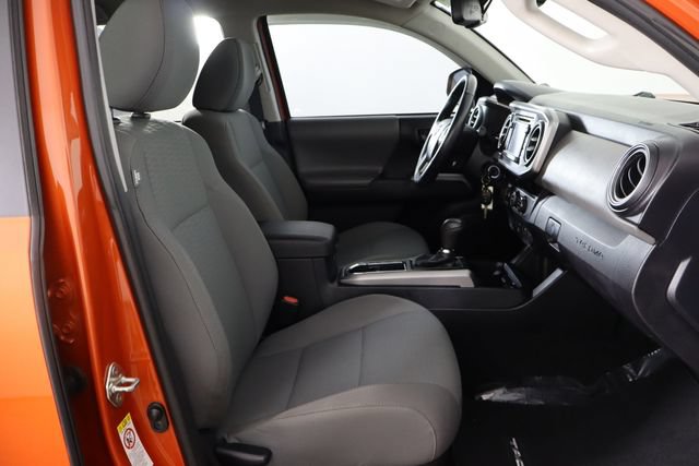 Used 2018 Toyota Tacoma SR5 RWD image 16